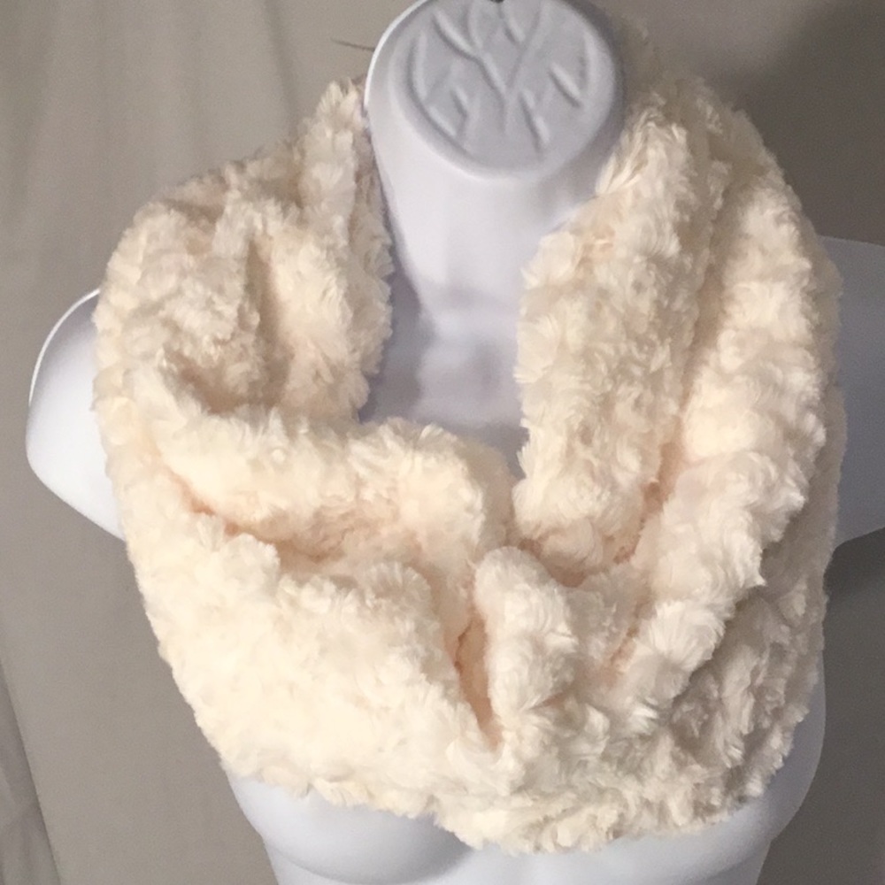 Faded Glory Faux Fur Cowl Scarf